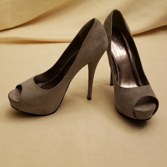Gray heels - Picture 1 of 5